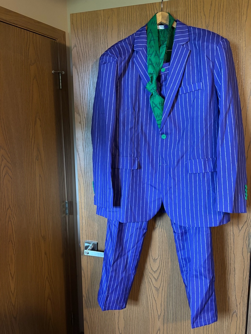 Spirit Halloween DC The Joker Pinstripe Suit Mens XL